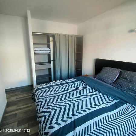 Chambre Dans Maison Plain-Pied Moderne Roanne Dış mekan fotoğraf