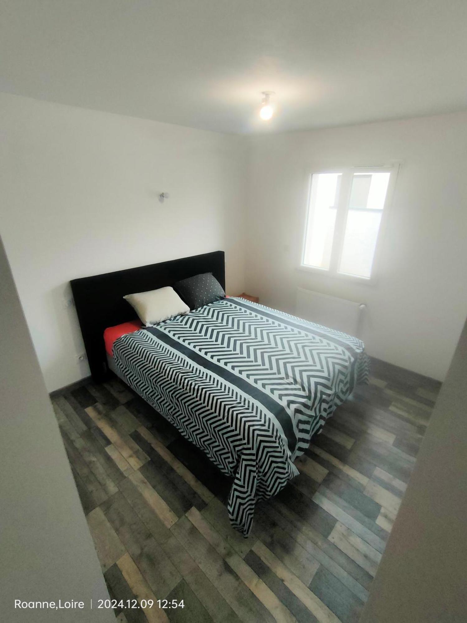 Chambre Dans Maison Plain-Pied Moderne Roanne Dış mekan fotoğraf